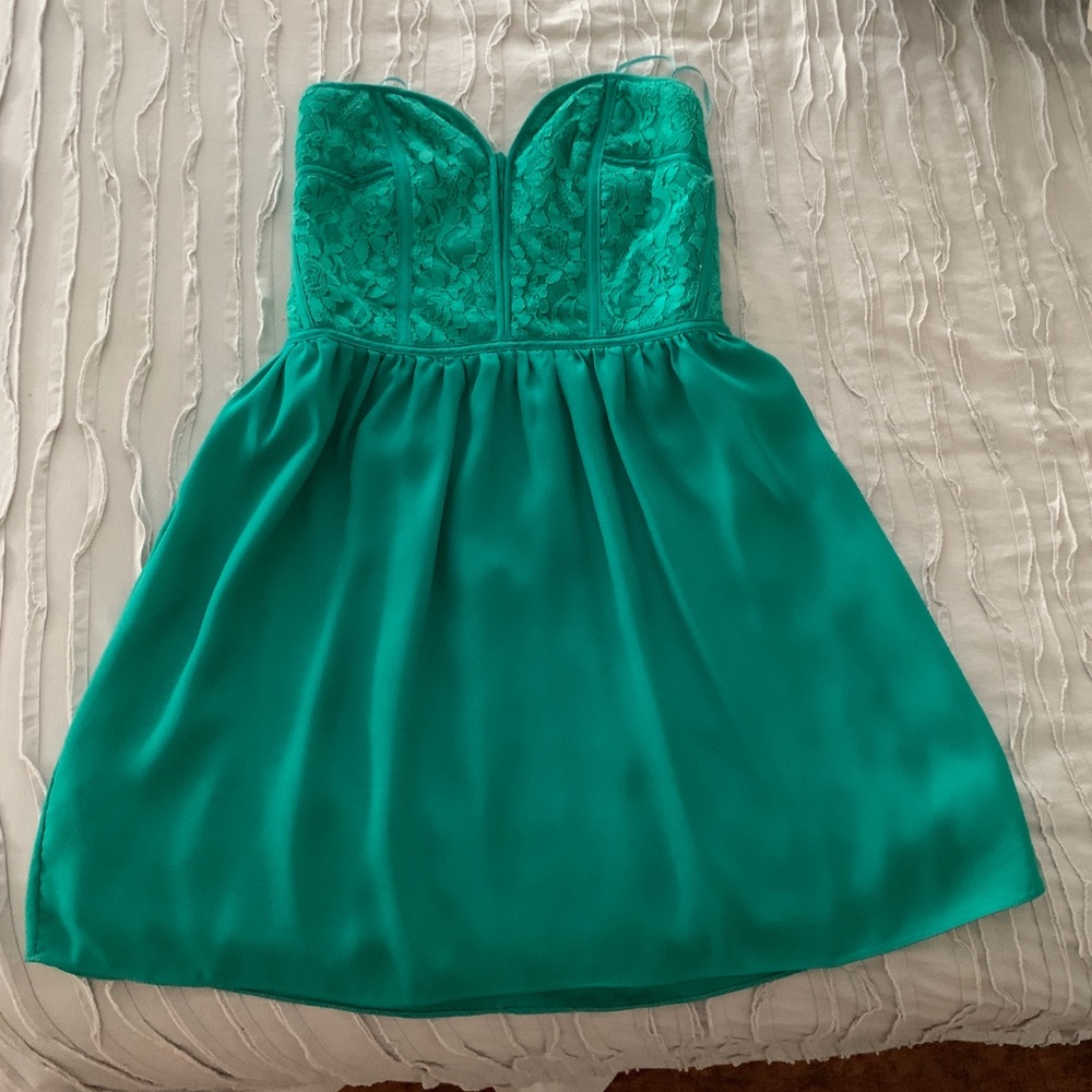 Strapless lace dress, worn once